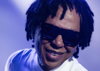 Djavan brinca sobre calor no Brasil: ‘Não tem mais um bom lugar pra ler um livro