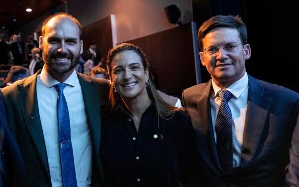 Esposa de João Roma não assina pedido de impeachment contra Lula