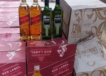 Carga com mais de 450 litros de uísque é apreendida pela PRF