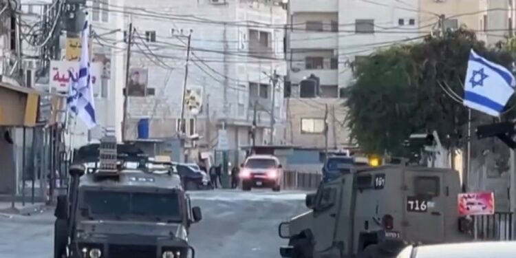 Israel amplia operação na Cisjordânia e diz que terroristas foram mortos