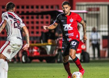 Vitória bate o Ferroviário no Barradão e vence a segunda consecutiva na Copa do Nordeste
