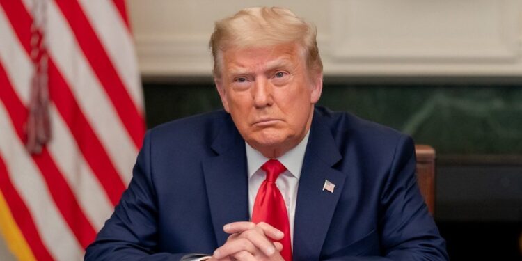 Trump ameaça tarifas de 100% para países do BRICS