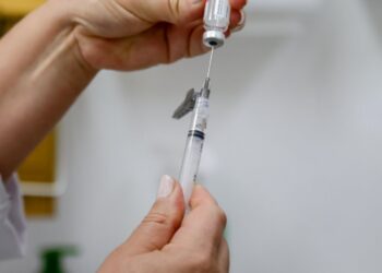 Ministério da Saúde amplia público-alvo para vacinação contra a dengue