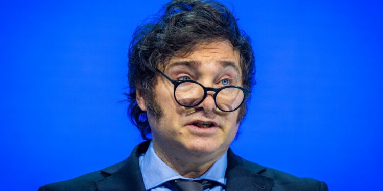 Governo da Argentina investiga lançamento de criptomoeda promovida por Milei