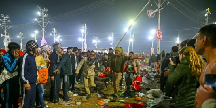 Tumulto em caminho para festival religioso da Índia mata 18