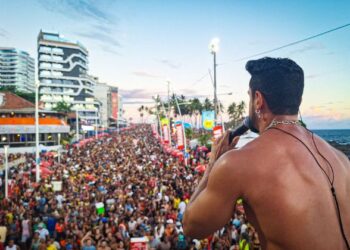 Parangolé estreia no Furdunço sob o comando de Lincoln