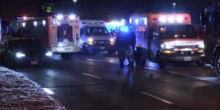 Ataque no Canadá: homens invadem bar a tiros em Toronto e deixam 12 feridos