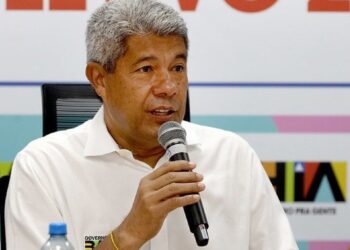 Jerônimo Rodrigues sai em defesa da redução do ICMS da cesta básica