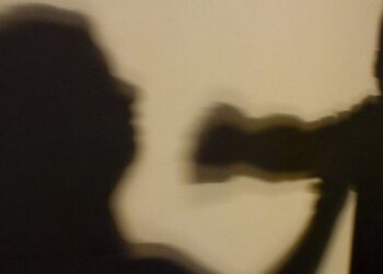 Lei Maria da Penha: nova proposta reforça punição para agressores em medidas protetivas