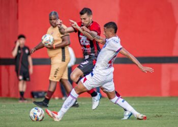 Com expulsões, Bahia empata com Vitória no Barradão e conquista o 51º título baiano