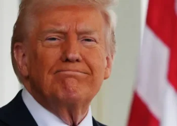 Trump invoca lei do século 18 para deportação em massa e é barrado pela Justiça