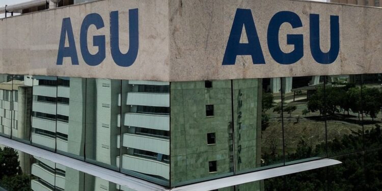 Descontos em aposentadorias quadruplicaram em dois anos, diz CGU