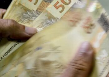 INSS começa a pagar 13º para aposentados que ganham mais que o mínimo