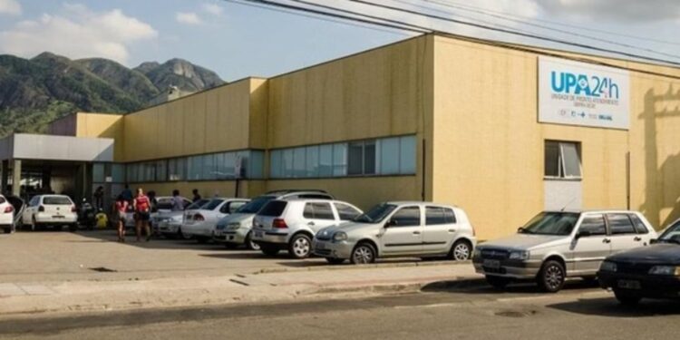 Médico é demitido após receitar ibuprofeno em doses perigosas para paciente