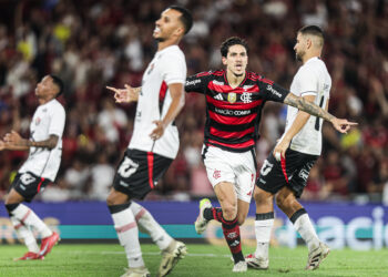 Humilhação histórica: Vitória leva 8 do Flamengo no Maracanã