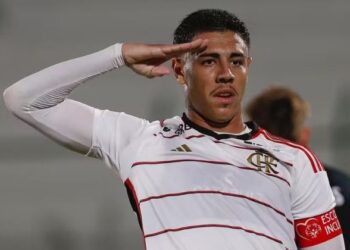 Flamengo recusa proposta do Bahia por zagueiro