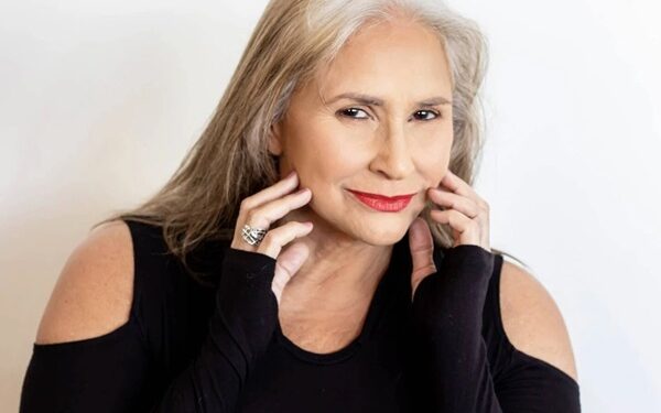 Fafá de Belém recebe título de cidadã soteropolitana