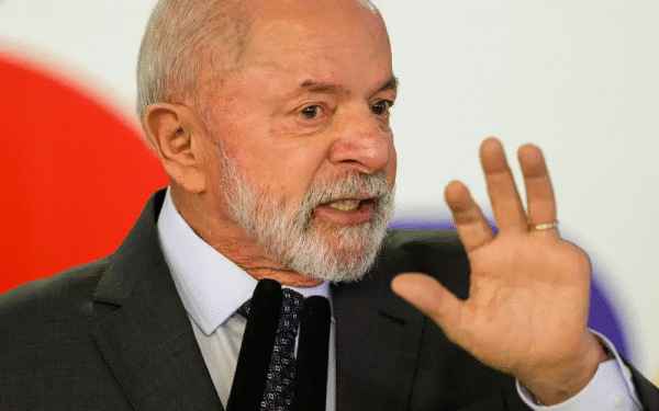 Lula diz que Nikolas Ferreira atacou PIX para defender o crime organizado