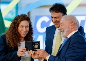 Lula sanciona ‘identidade do professor’ com descontos e benefícios