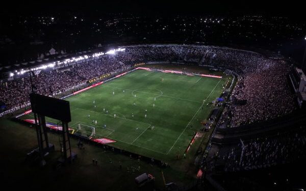 Vasco x Bahia: onde assistir, prováveis escalações e arbitragem