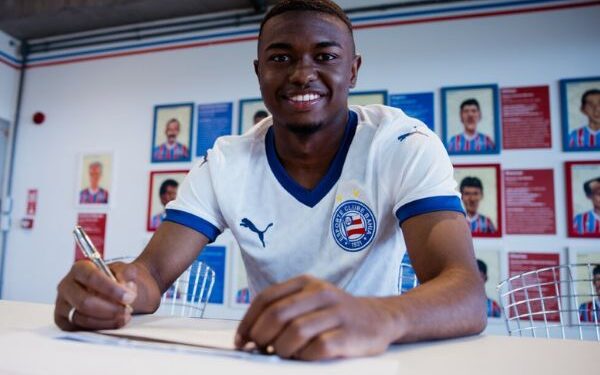 Bahia anuncia renovação de contrato com promessa da base