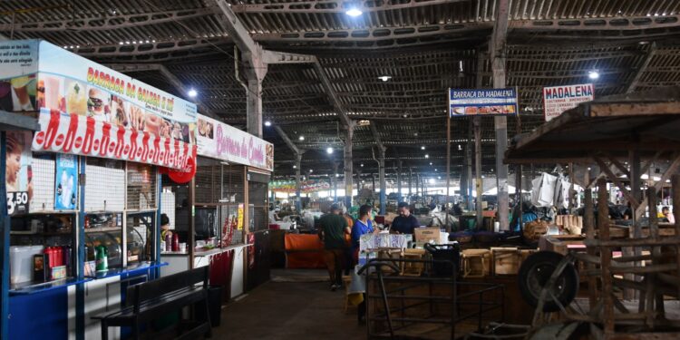 Alagoinhas: Feirantes celebram anúncio de reforma dos galpões de cereais e utilidades da Central de Abastecimento