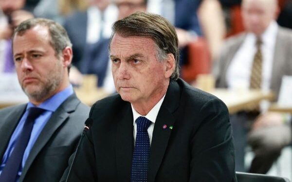 Internado, Bolsonaro chegou a ‘ficar quase dez segundos sem respirar’
