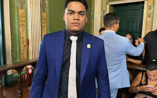 Vereador propõe proibição de nudez em projetos com verba pública