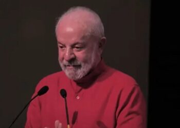 Após mais de 60 mortes no Rio, Lula convoca ministros para debater crise de segurança