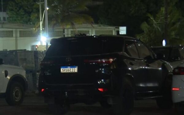 Carro usado por Binho Galinha em fuga é encontrado em Feira de Santana