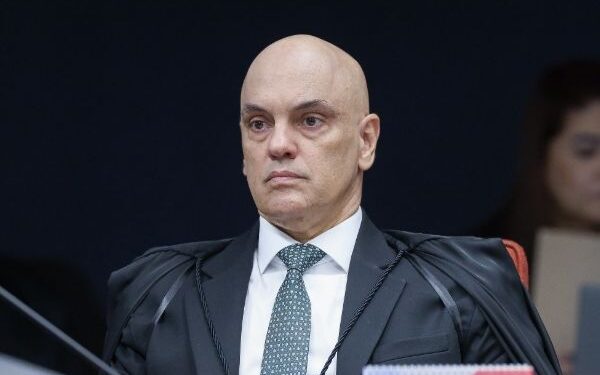 Moraes pede que Castro dê explicações detalhadas sobre operação no Rio