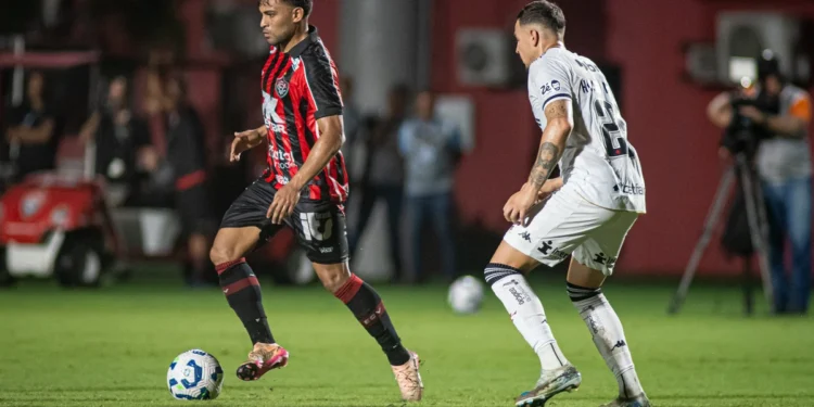 Vasco x Vitória: onde assistir, prováveis escalações e arbitragem