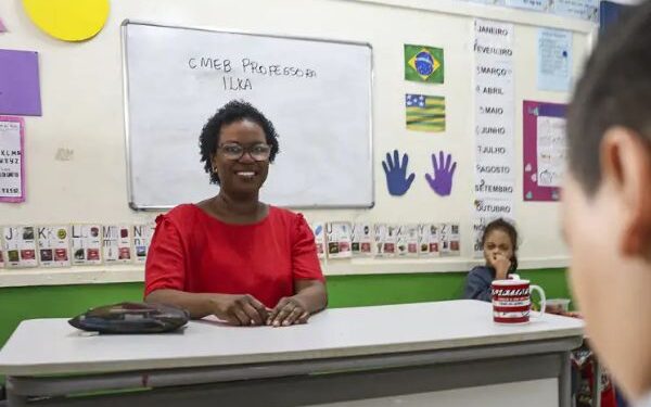 STF determina que professores devem ser remunerados por recreios; entenda