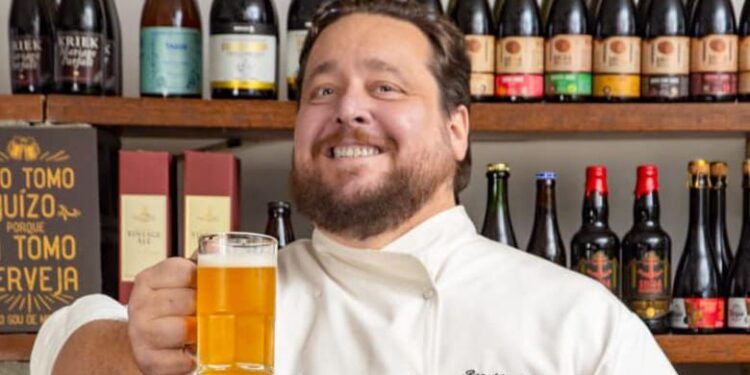 Dólar opera em baixa após decisão do Copom sobre taxa de juros