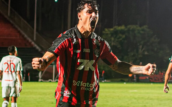 Vitória surpreende e vence o Internacional por 1 a 0 no Barradão