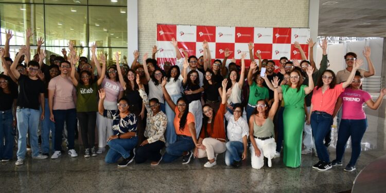 Bahia Beer: Estudantes de Engenharia da UFBA e IFBA participam de visita técnica à Cervejaria do Grupo Petrópolis