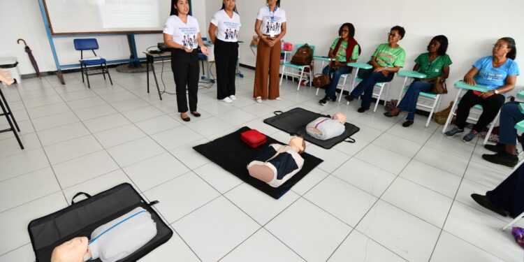 Agentes comunitários de saúde de Alagoinhas participam de formação em primeiros socorros