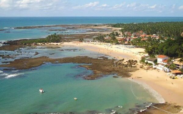 Praia do litoral baiano ganhará taxa de acesso em 2026; veja preço