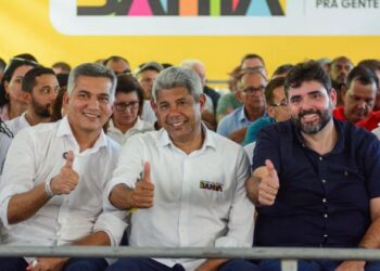 Prefeito de Riachão do Jacuípe elogia gestão de Jerônimo durante visita