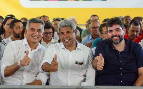 Prefeito de Riachão do Jacuípe elogia gestão de Jerônimo durante visita