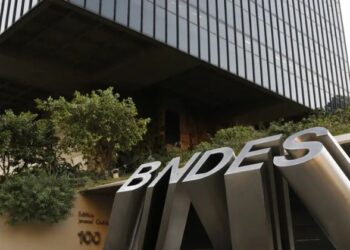 Governo libera R$ 6 bilhões do BNDES para linha de crédito para compra de caminhões