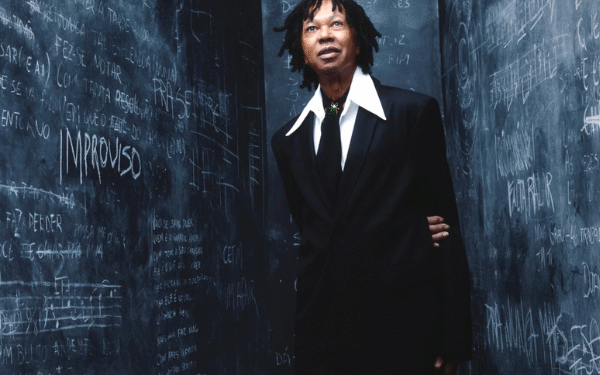 Ingressos para show de Djavan em Salvador já estão à venda; confira preços