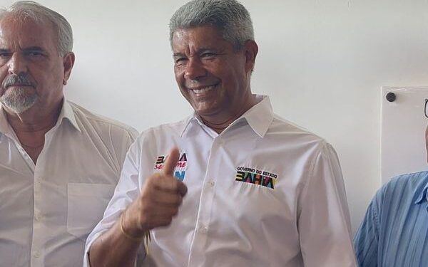 Jerônimo defende empréstimos e destaca investimentos nos municípios baianos