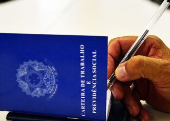 Brasil tem recorde de 66,8% dos trabalhadores na previdência social