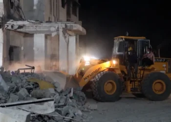 Israel e Irã lançam mais ataques à medida que crise se aprofunda