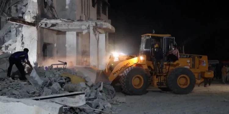 Israel e Irã lançam mais ataques à medida que crise se aprofunda