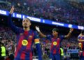Raphinha marca dois em goleada do Barcelona na Liga dos Campeões