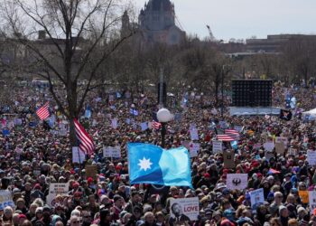 Manifestações anti-Trump ocorrem em diversas cidades dos EUA