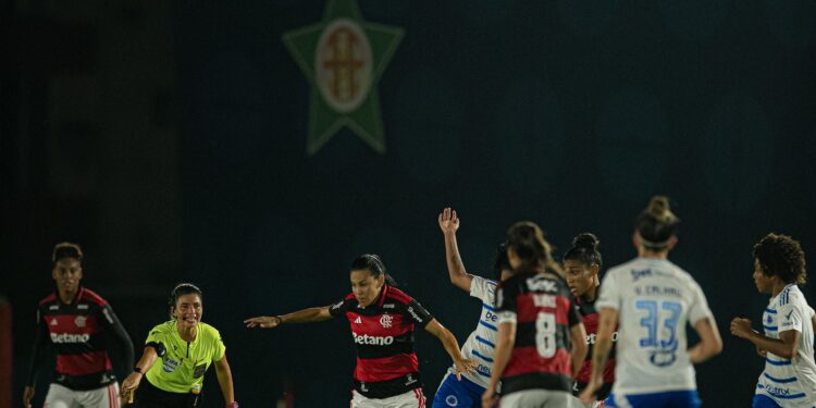 Flamengo e Cruzeiro empatam na abertura da 4ª rodada do BR Feminino