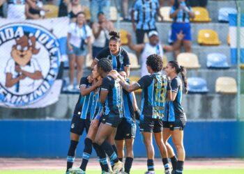 Grêmio supera Internacional por 2 a 1 no Brasileiro Feminino